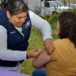 DIF Atizapán refuerza campaña de vacunación gratuita durante la temporada invernal