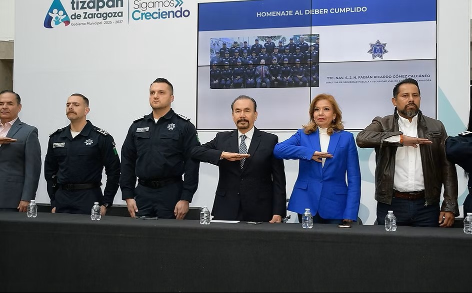 Atizapán reconoce al Teniente de Navia de la Secretaría de Marina Fabián Gómez Calcáneo